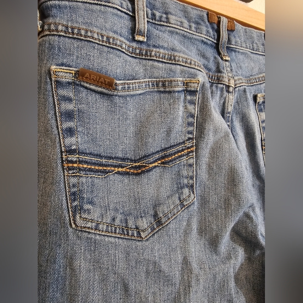Ariat M2 Relaxed Bootcut Blue Jeans - Picture 4 of 8